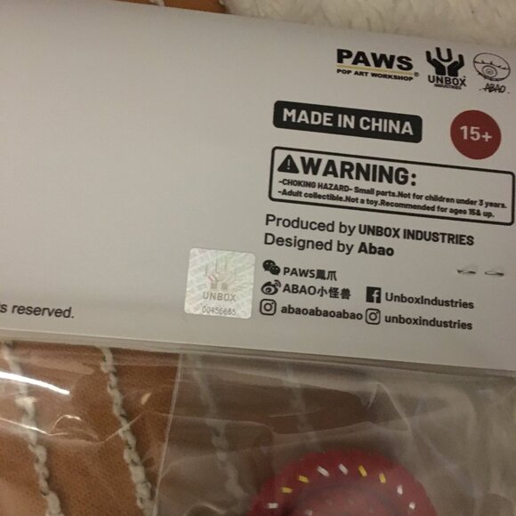 UNBOX Industries ABAO MANEKI-NEKO KIITI Black Lucky Insect Cat Sofubi - Picture 6 of 6